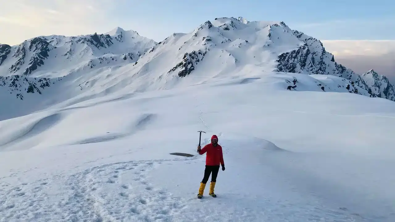 Sar Pass Trek: A Stunning Journey Through Forest and Peaks