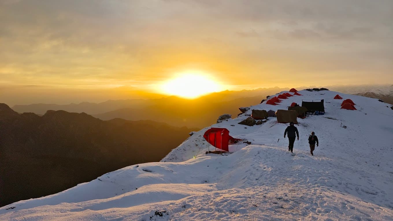 Sar Pass Trek