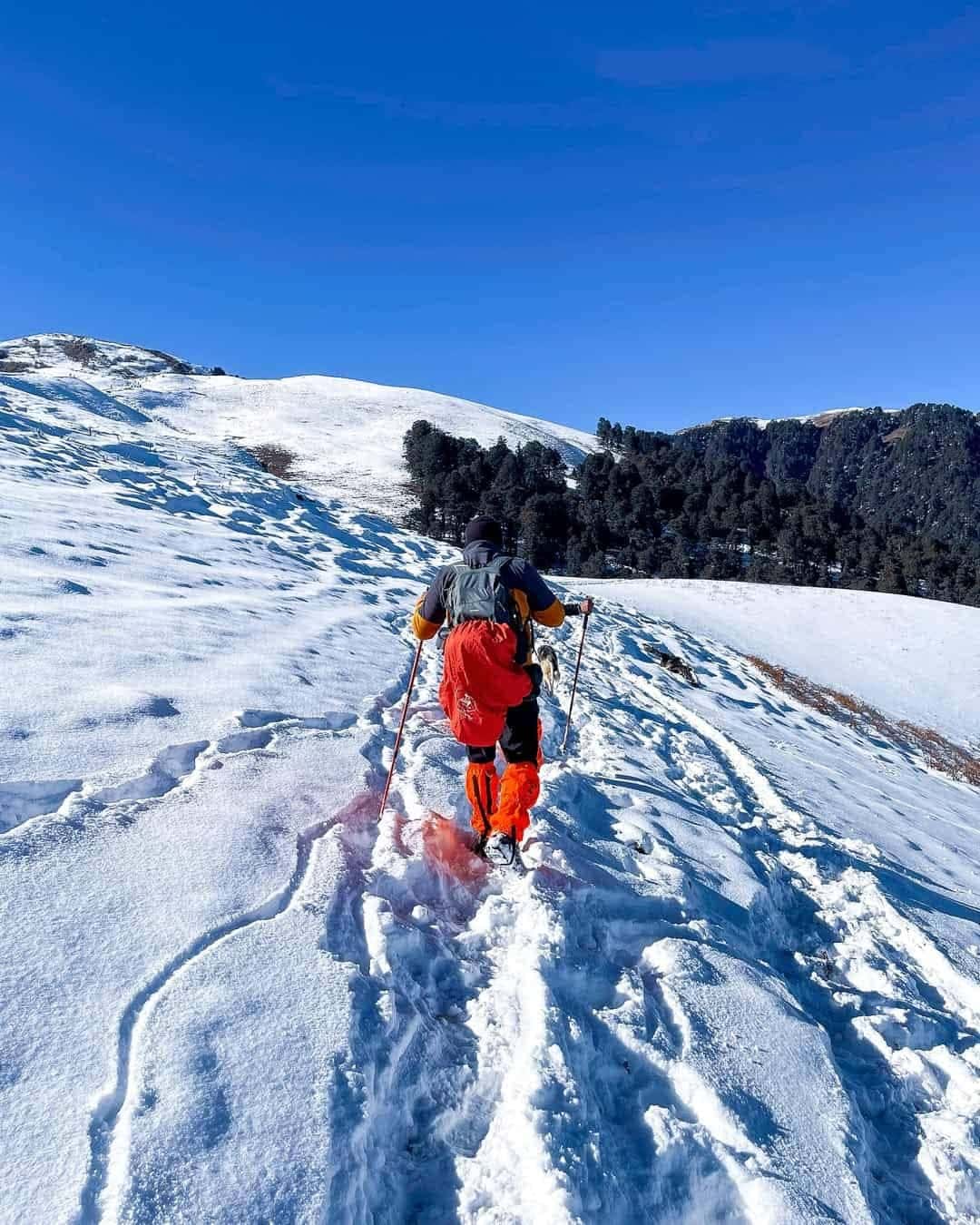 Essential Layers To Wear For An Himalayan Winter Trek (From Head to Toe) Essential Layers To Wear For An Himalayan Winter Trek (From Head to Toe)